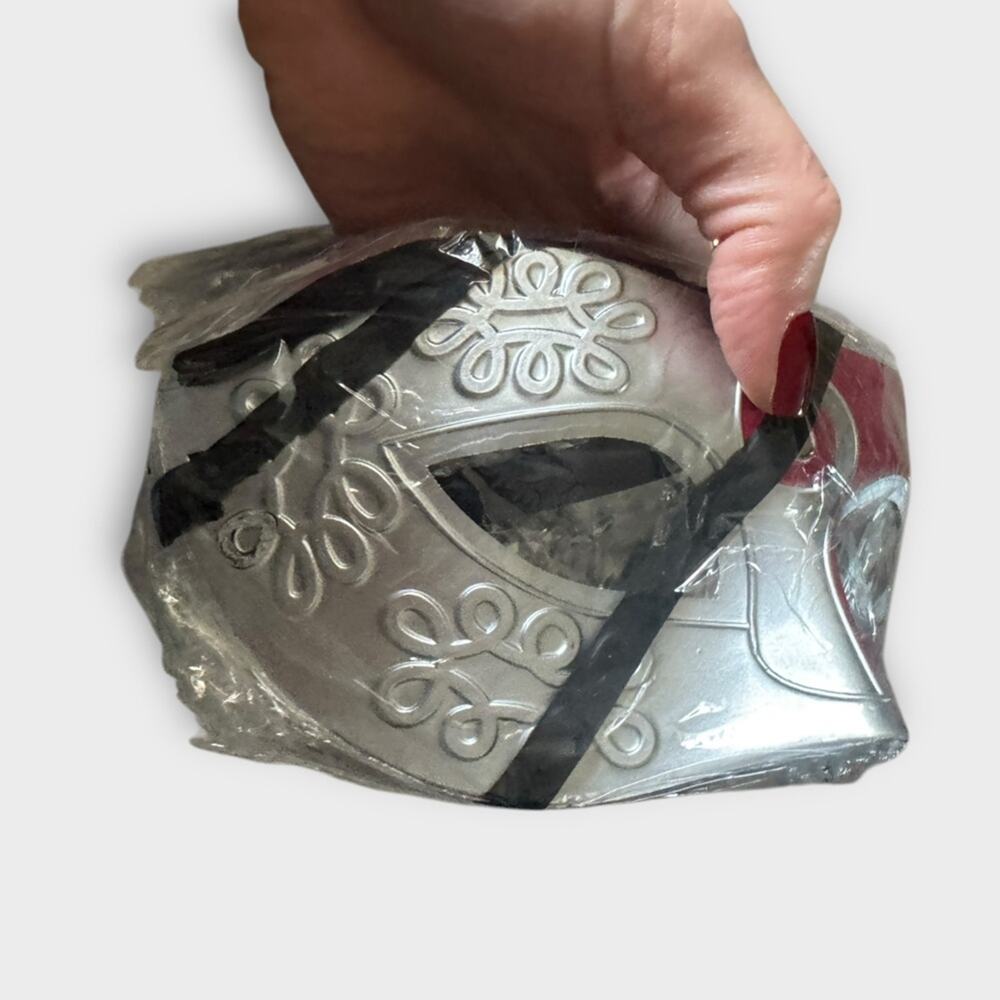 NEW 16 pack masquerade masks - Picture 4 of 6